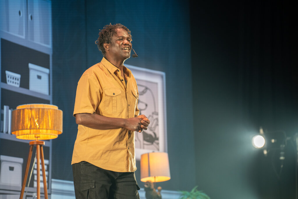 Boucar Diouf, le biologiste-humoriste qui attire la foule